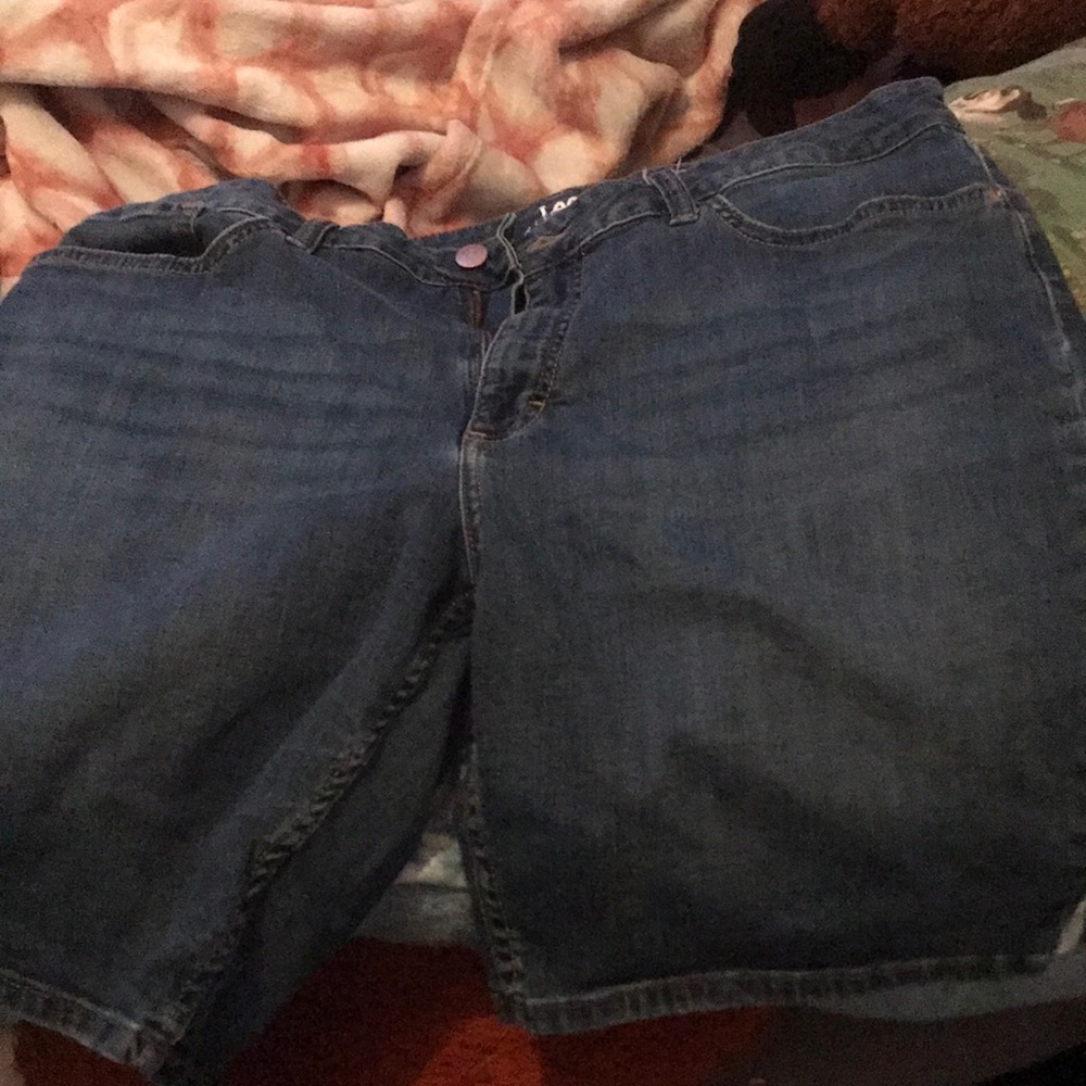 Mid rise shorts